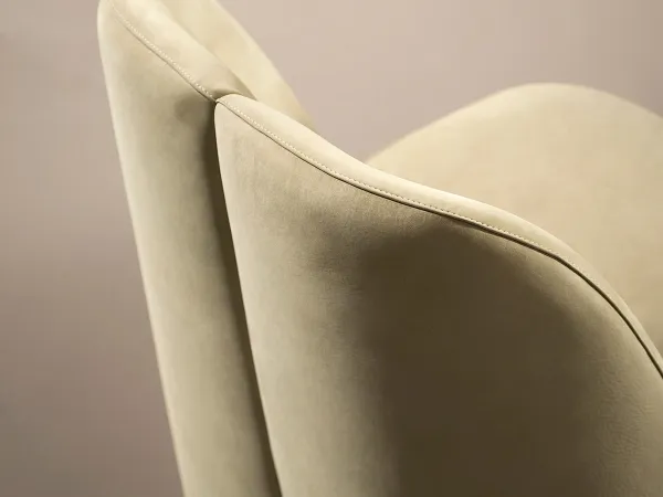 Détails du dossier du fauteuil Keren