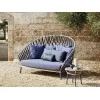 Der kleine Tisch und das Daybed der Emma Cross Collection