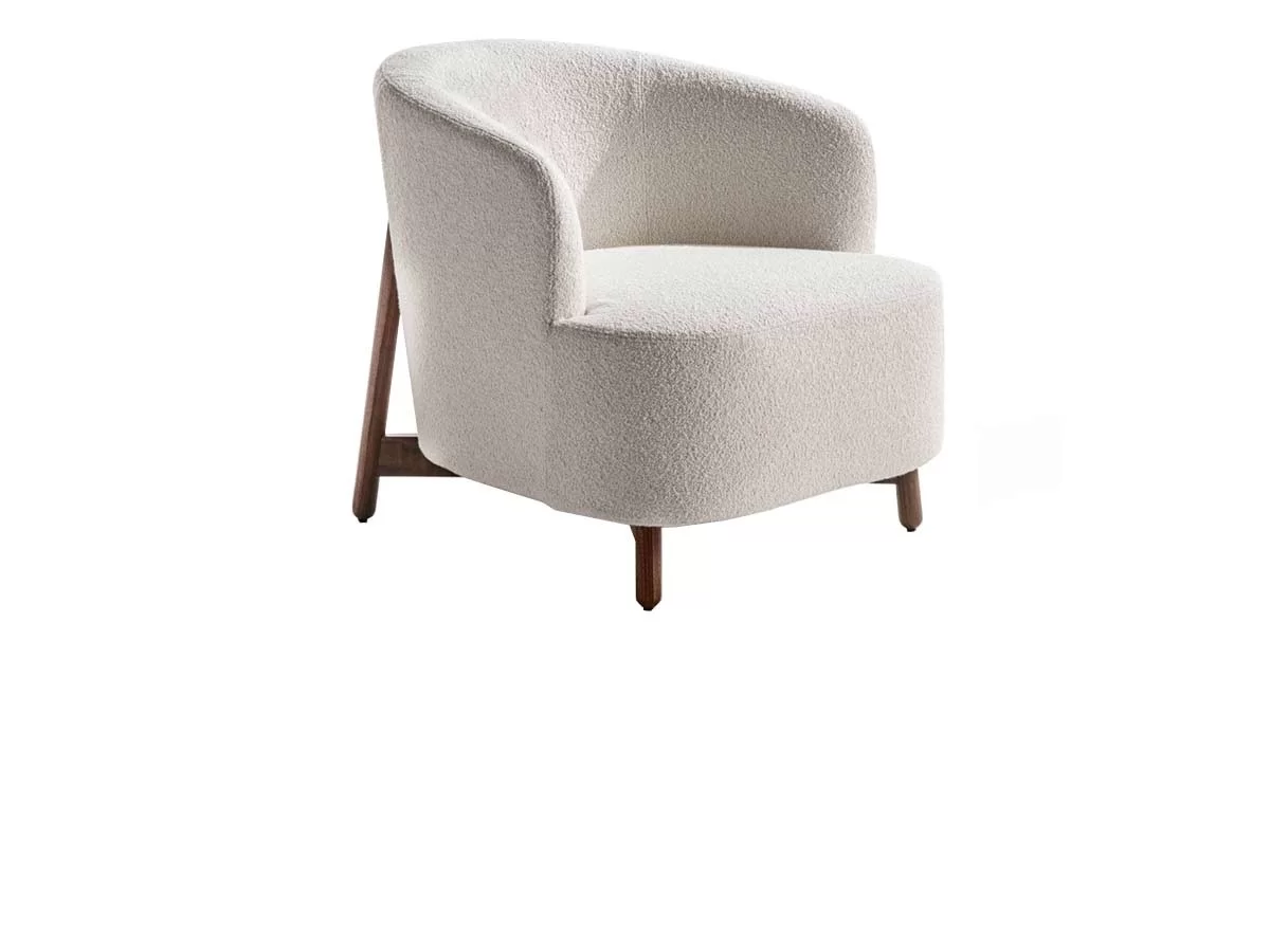 La poltrona Copine Wood di Porada