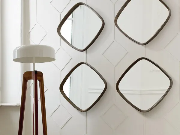 Une combinaison de quatre miroirs Mix de la même forme