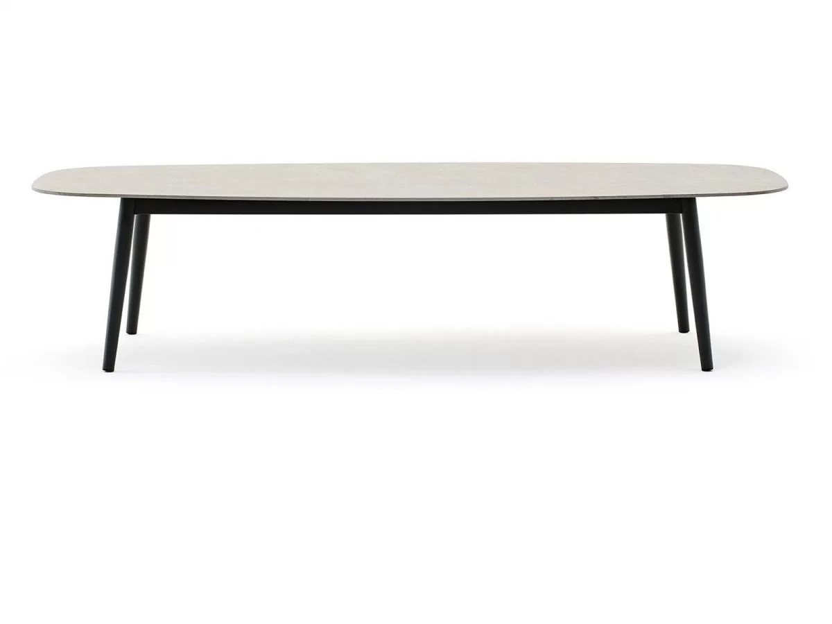 La mesa Ellisse de Varaschin