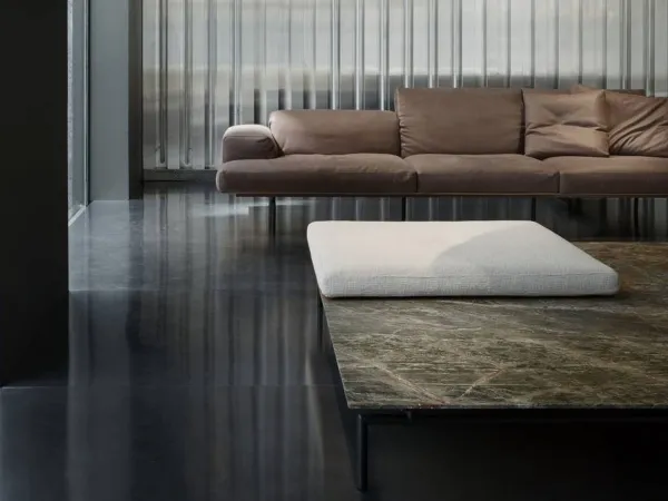 The Sumo coffee table with the Sumo sofa: two creations of Living Divani
