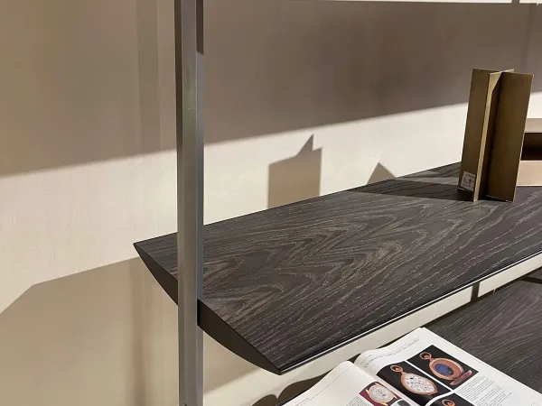 Details of the shelf of the Sailor bookcase by Living Divani