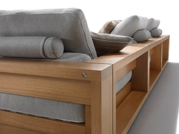 Details of the backrest of the Hamptons sofa