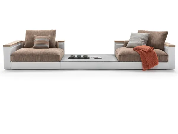 Freeport Sofa Flexform for outdoor spaces