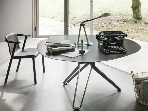 The Bai Lu chair in a setting