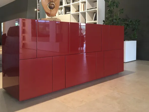 Glossy lacquer for Ortelia sideboard by Lema