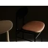 Détails de l'assise et de la structure de la chaise Fred