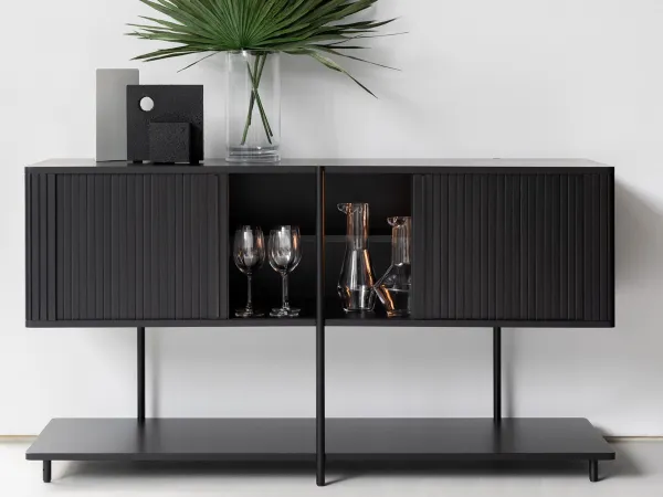 El mueble bar Aero B de Living Divani en una habitación