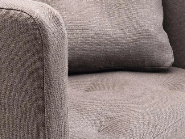 Détails de la tapisserie du fauteuil Easy Lipp de Living Divani
