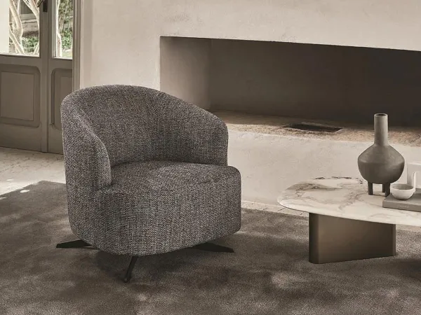 The Copine armchair in swivel version