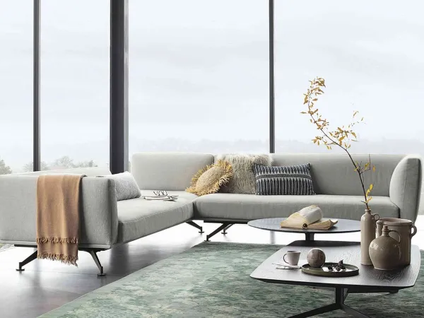 Neil sofa by Lema in einem Wohnbereich