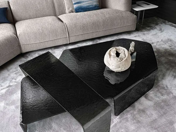 Details of the Chimera coffee table top by Arketipo