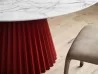 The particular base of the Plissé table
