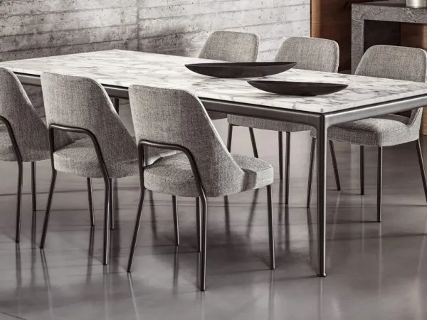 Details of the backrest of the Flexform Joyce chair