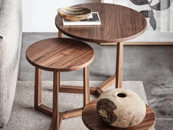 Der Jiff Couchtisch von Flexform in zwei verschiedenen Versionen