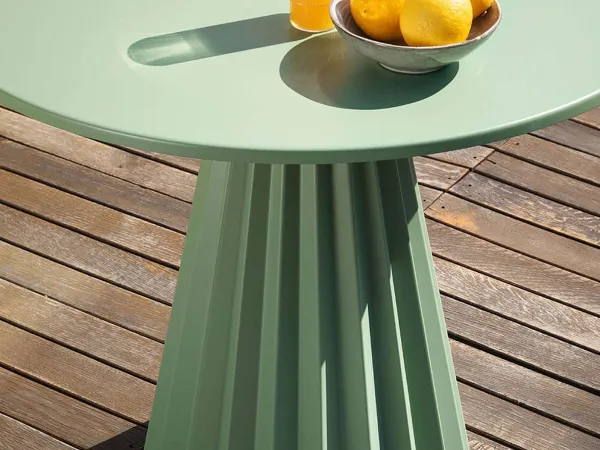 Detalles de la base de la mesa bistrot Plissé