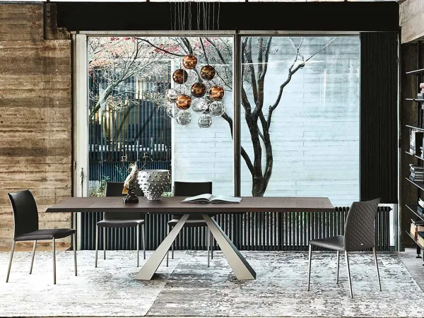 Der Eliot Wood Tisch von Cattelan Italia in der Drive Version
