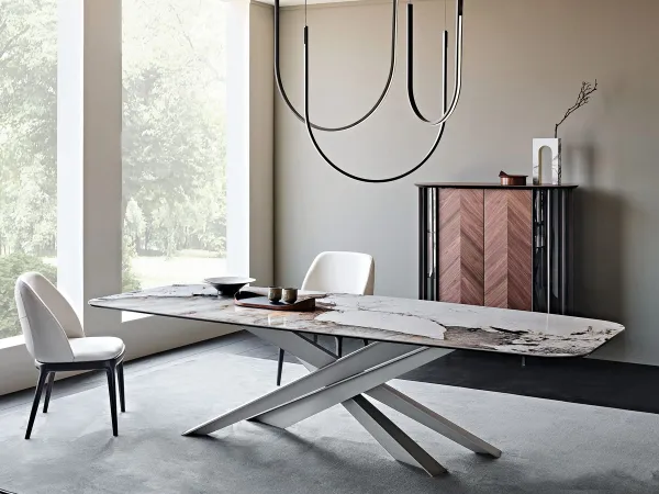 Der Lancer Keramik Tisch in einem Esszimmer