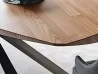 Detalles de la encimera de madera de la mesa Lancer Wood
