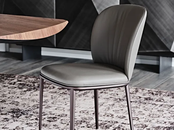Dettagli dello schienale della sedia Chris ML di Cattelan Italia