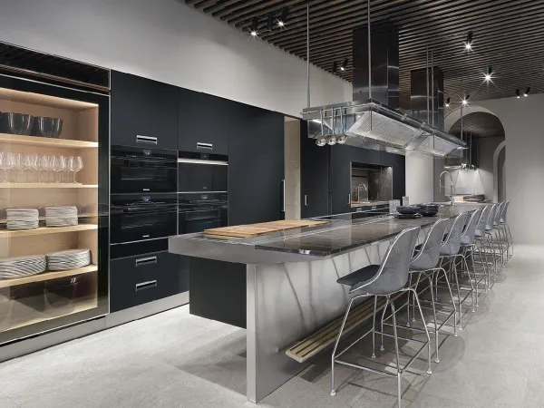 La cucina Lignum et Lapis Inox di Arclinea