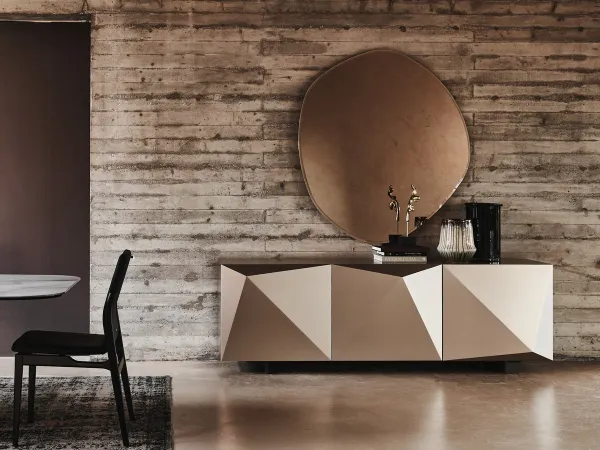 El aparador Kayak de Cattelan Italia con tres puertas