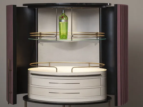 普利塞高边柜由 Baxter