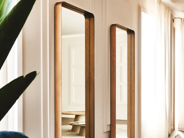 Lo specchio Wish S di Cattelan Italia