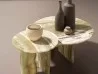Der Tebe Couchtisch in der Ausführung Onyx Lichen glänzend