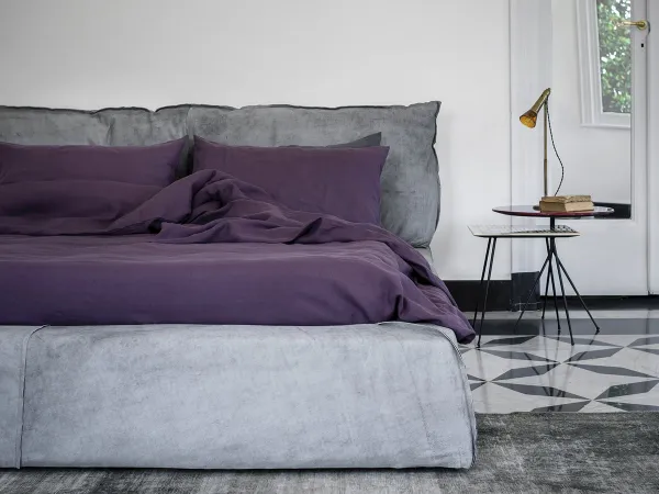 Il letto in pelle Paris di Baxter