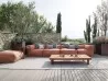 Le canapé Soft de Atmosphera sur une terrasse