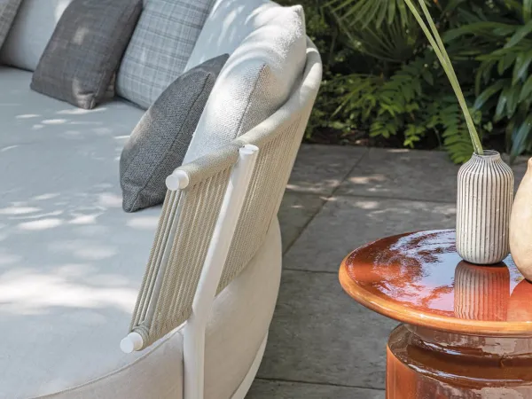 Details of the backrest of the Loto sofa by Atmosphera
