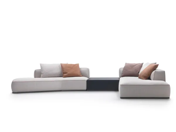 The Perry coffee table by Flexform