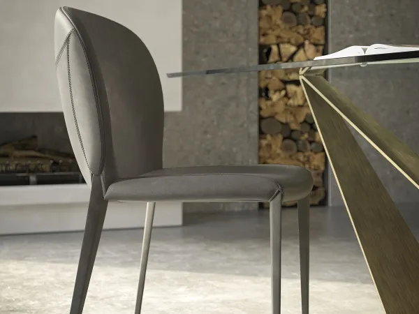 Chaise Nancy de Cattelan Italia dans un espace de vie