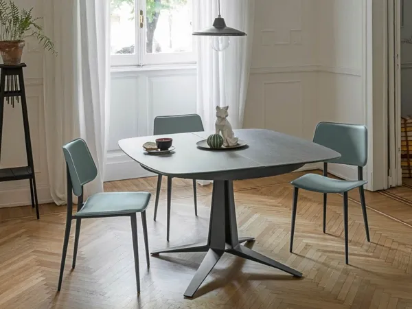 Silla Joe de Midj en un comedor