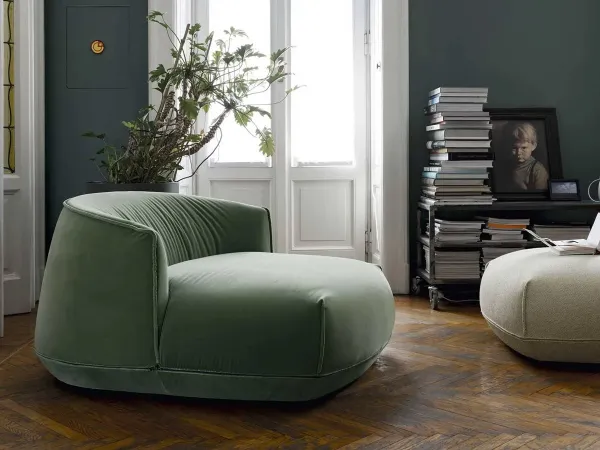 Fauteuil Brioni de Kristalia dans un espace de vie
