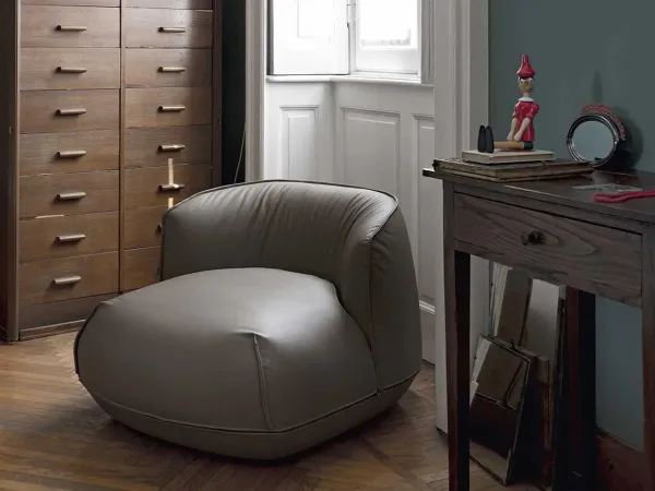 El sillón Brioni de Kristalia