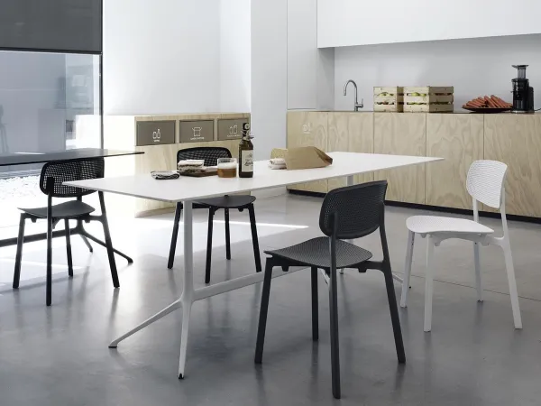 Chaise Colander dans une salle à manger
