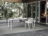Il tavolo Maki di Kristalia outdoor