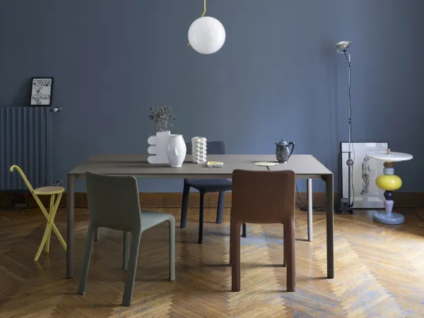 The Maki table in a dining area