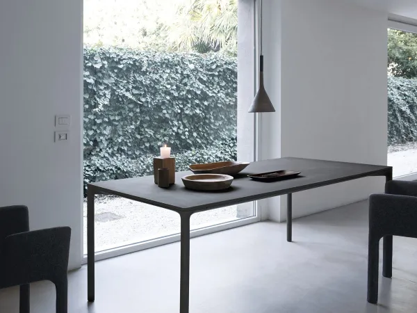 La mesa Boiacca en un salón