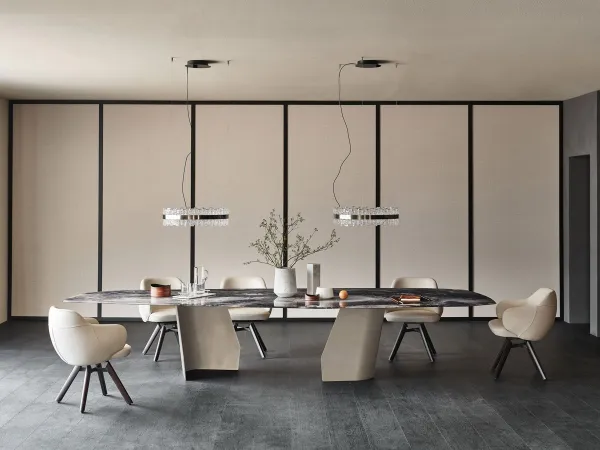 La mesa Senator de Cattelan Italia en un salón