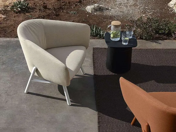 Tuile sessel von Kristalia für draußen
