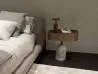 La lampe de table Ekero Move dans une chambre à coucher