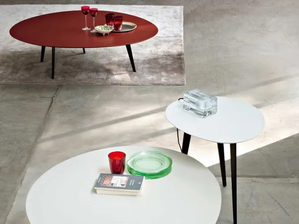 La table basse Flowers de Lema dans un espace de vie