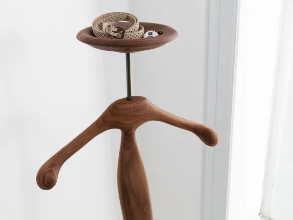 Détails du porte-manteau Sir Bis de Porada