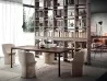 客厅中的 Pianca Inari 餐桌