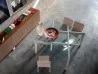 La mesa Autoreggente de Horm Casamania con tapa de cristal
