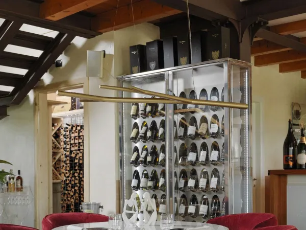 The Aira suspension lamp in a living area